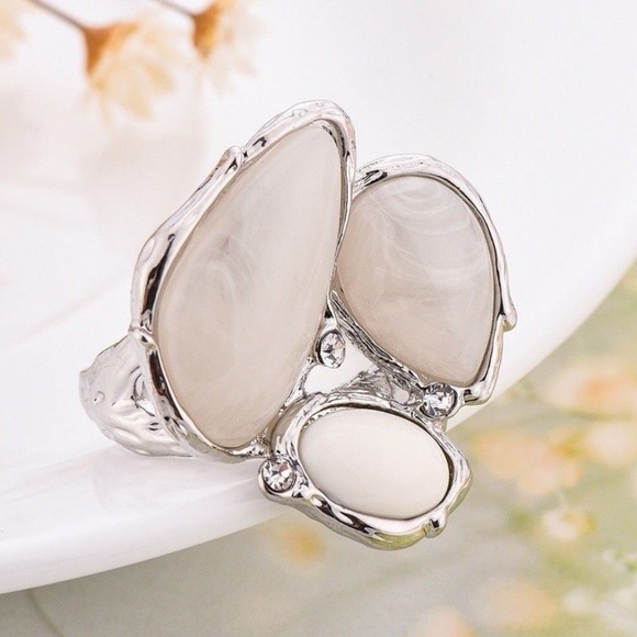 Sim.moonstone in silver ring 6 7 8 9 - Picture 2 of 8